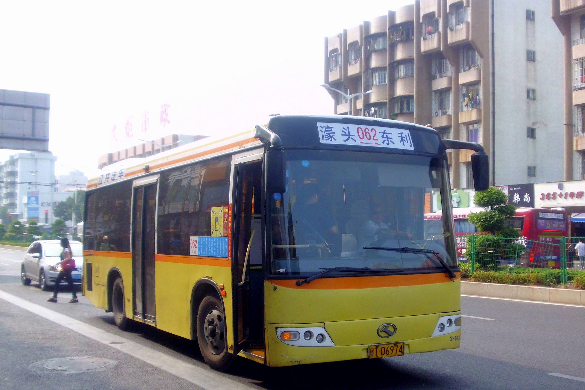 9.22服役车型xmq6900agn5批次第二批次普通版服役时间2018.