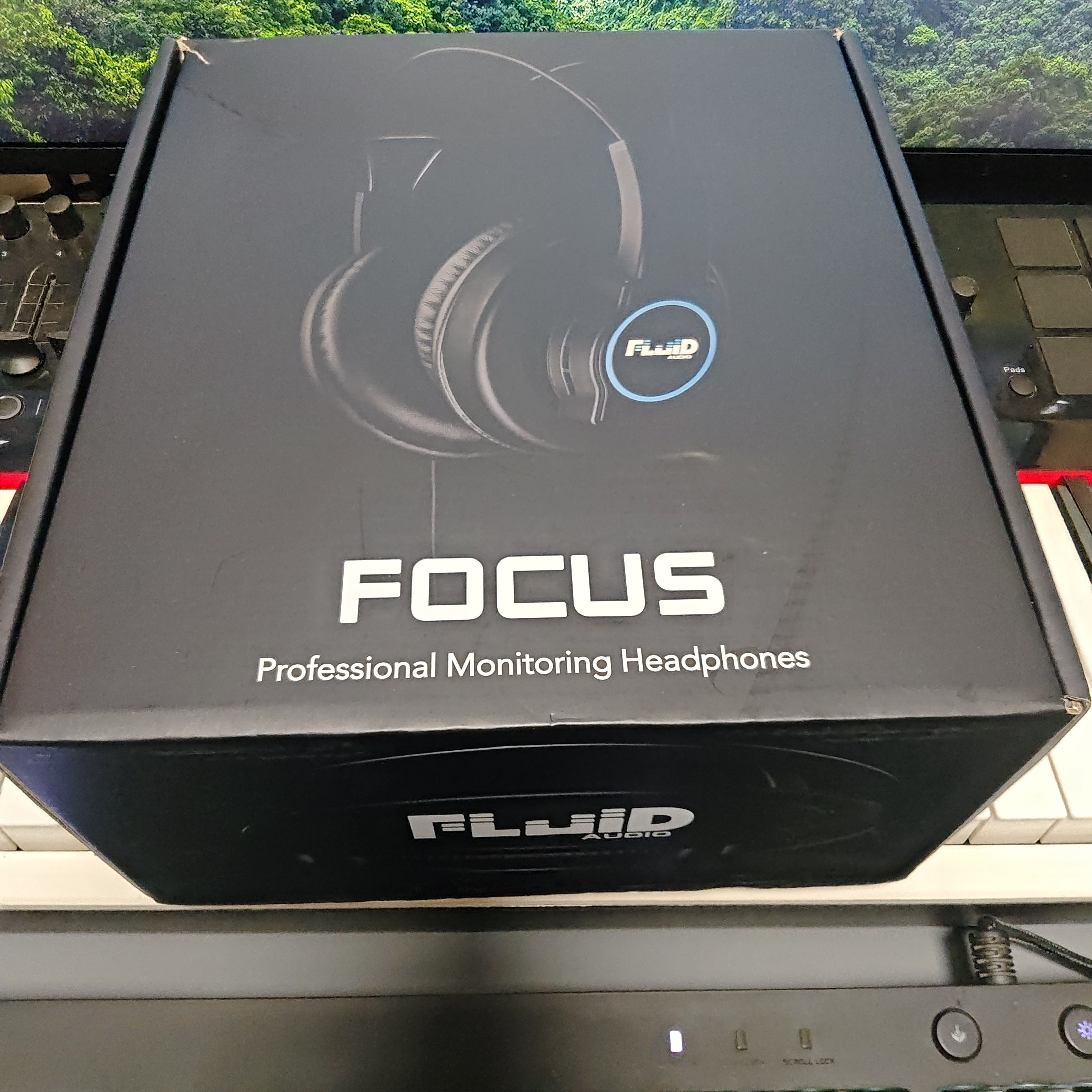 480出全新Fluid Audio Focus 监听耳机附代dSONIQ - 二手交易音频应用